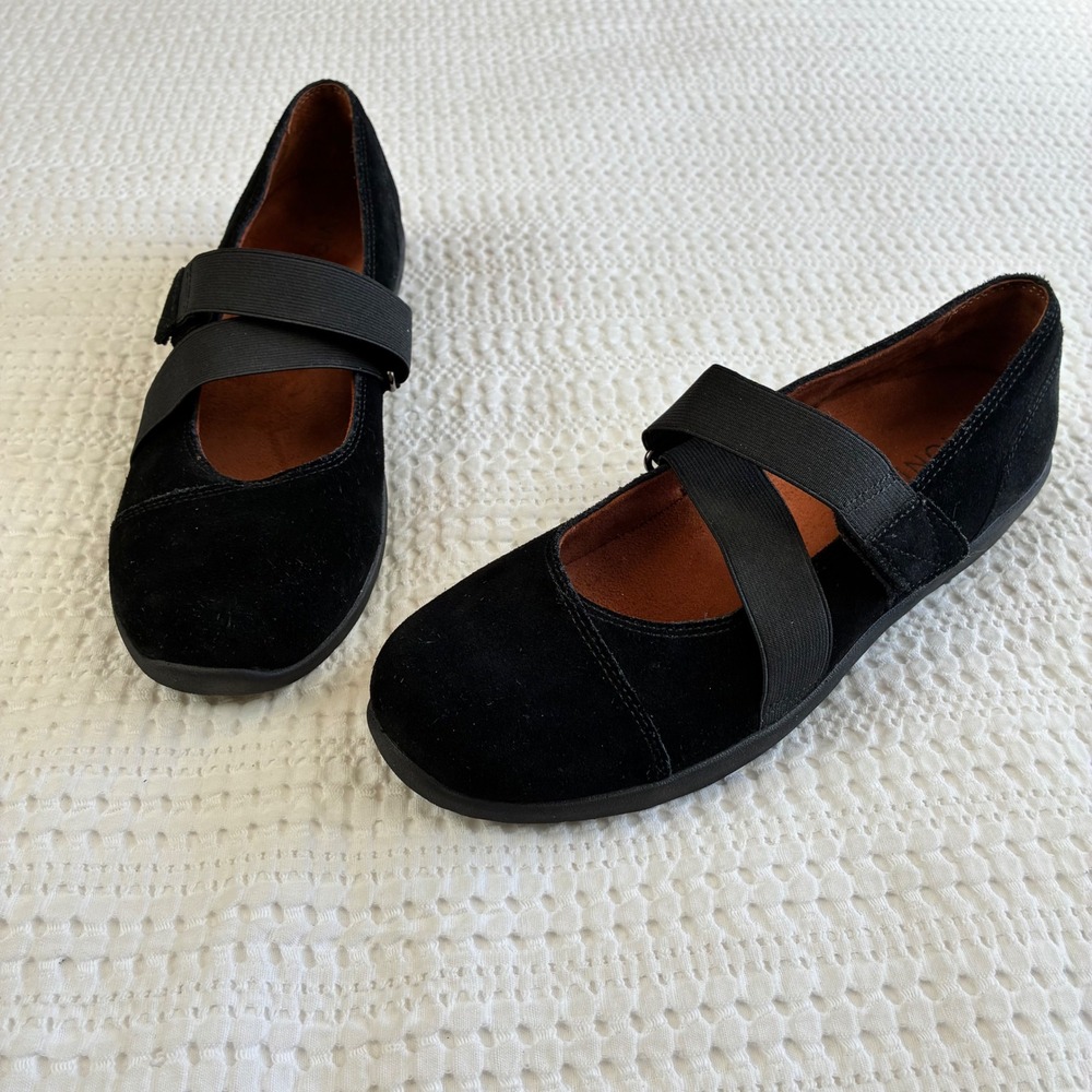 Vionic Shelby Mary Jane Black Suede Flat Hook and Loop Comfort Classic Women 8.5 - Picture 2 of 11